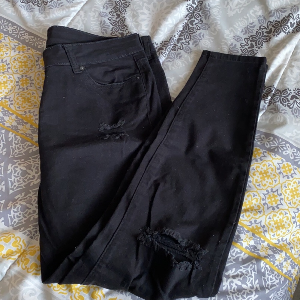 Forever21 + - Black distressed skinny Jeans - size 14